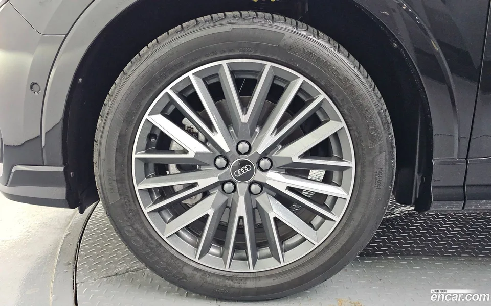 Audi Q3 40 TFSI 2025 — миниатюра 5