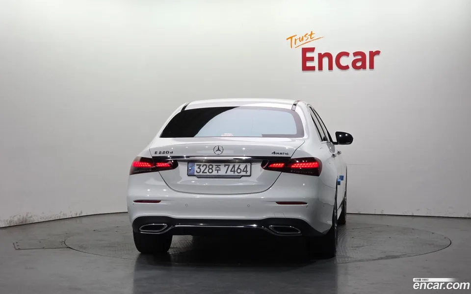 Mercedes-Benz E-Class E220d 4MATIC AMG Line 2022 — миниатюра 4