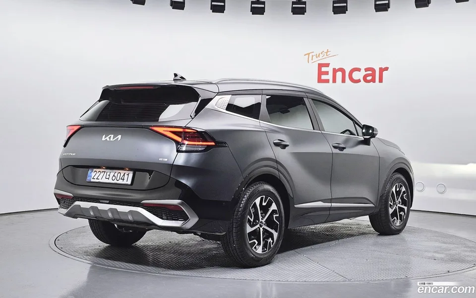 Kia Sportage Hybrid 2WD 2022 — миниатюра 2