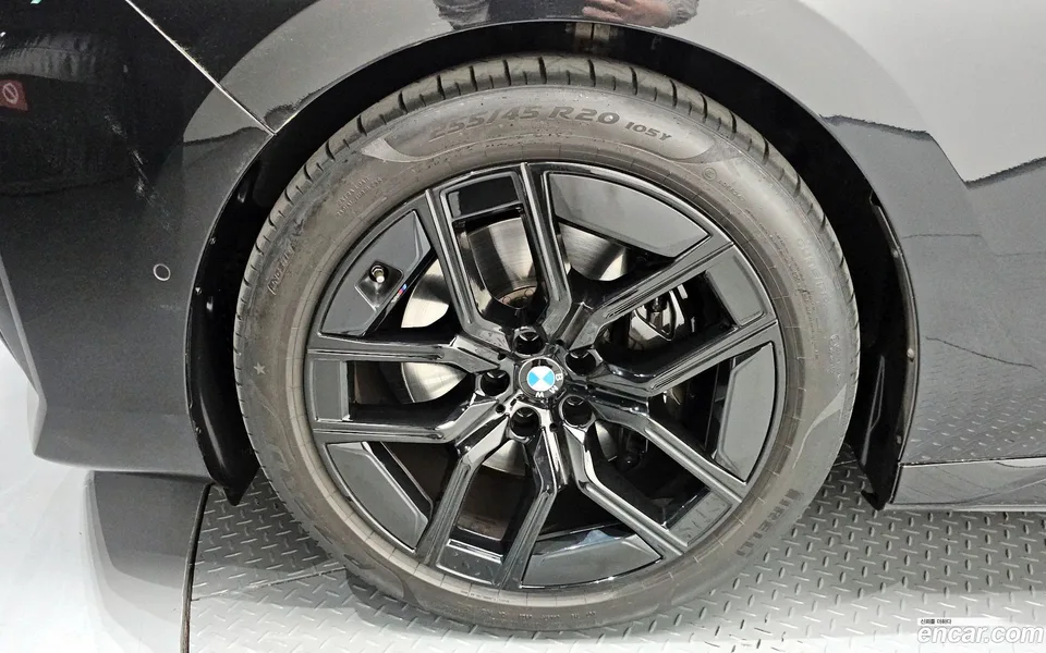 BMW 7 Series 740i sDrive M 2023 — миниатюра 2