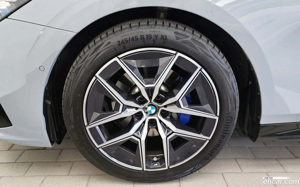 BMW 5 Series 520i M 2025 — миниатюра 2