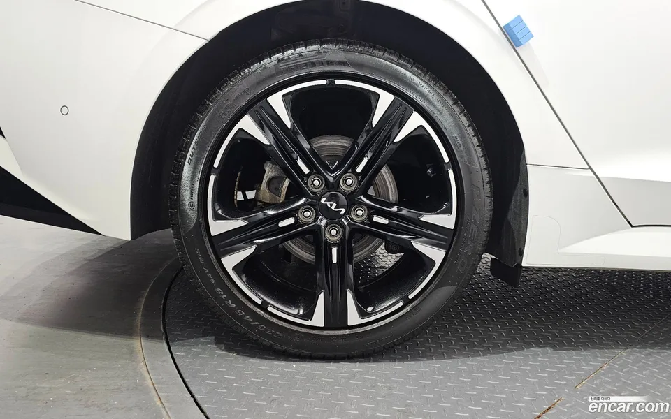 Kia K5 Hybrid 2023 — миниатюра 5