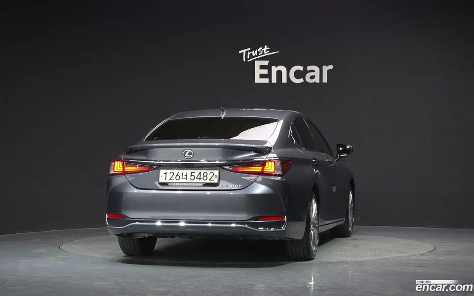 Lexus ES 300h 2024 — миниатюра 4