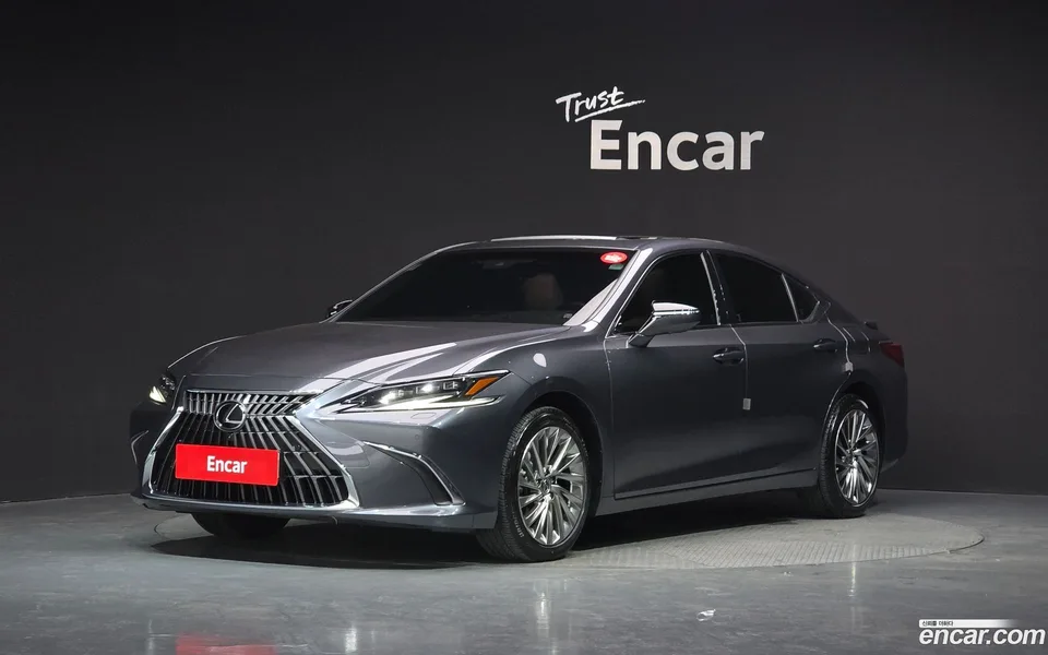 Lexus ES 300h 2024 — фото 1, купить с доставкой в Москву