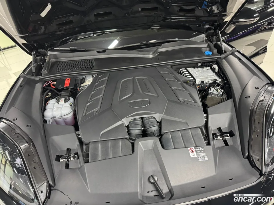 Porsche Cayenne 4.0 GTS 2025 — миниатюра 5