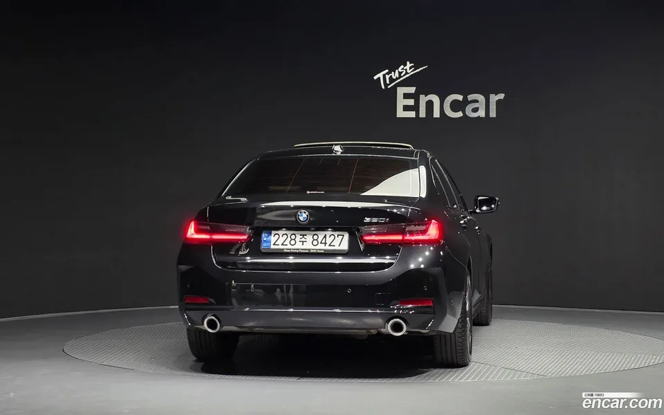BMW 3 Series 320i 2023 — миниатюра 4