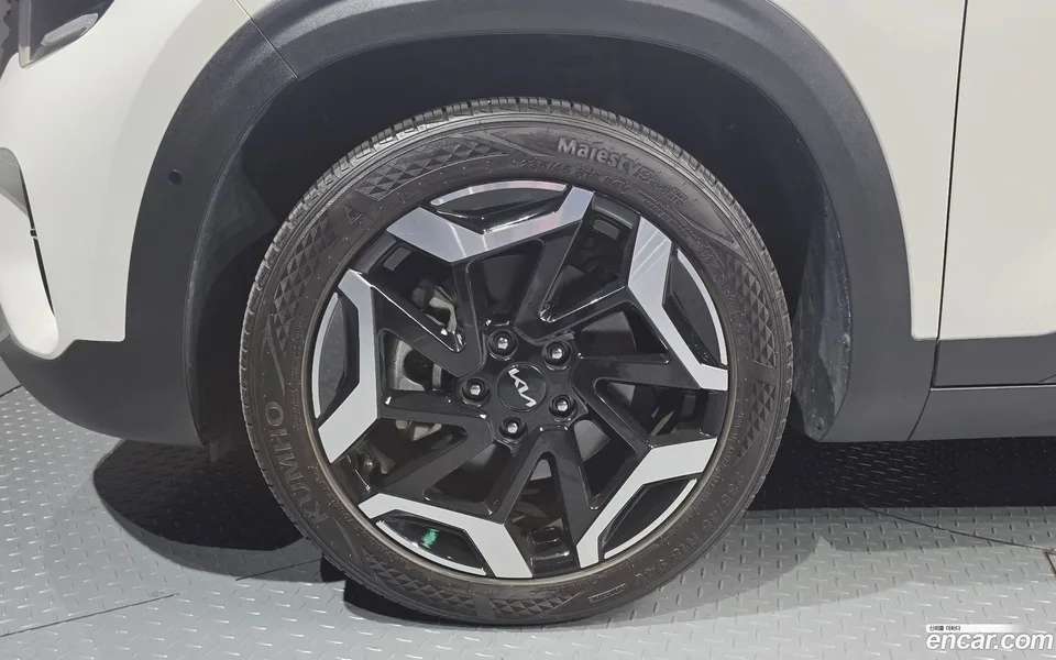 Kia Seltos 1.6 2WD 2023 — миниатюра 2