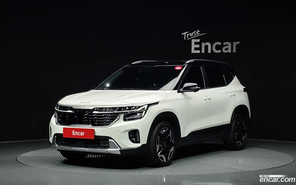 Kia Seltos 1.6 2WD 2023 — фото 1, купить с доставкой в Москву