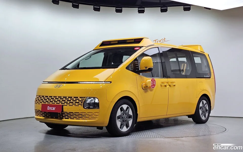 Hyundai Staria 2025
