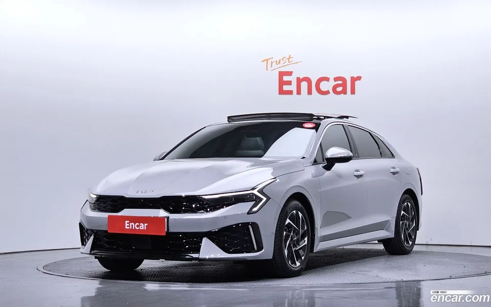 Kia K5 Hybrid 2023 — фото 1, купить с доставкой в Москву