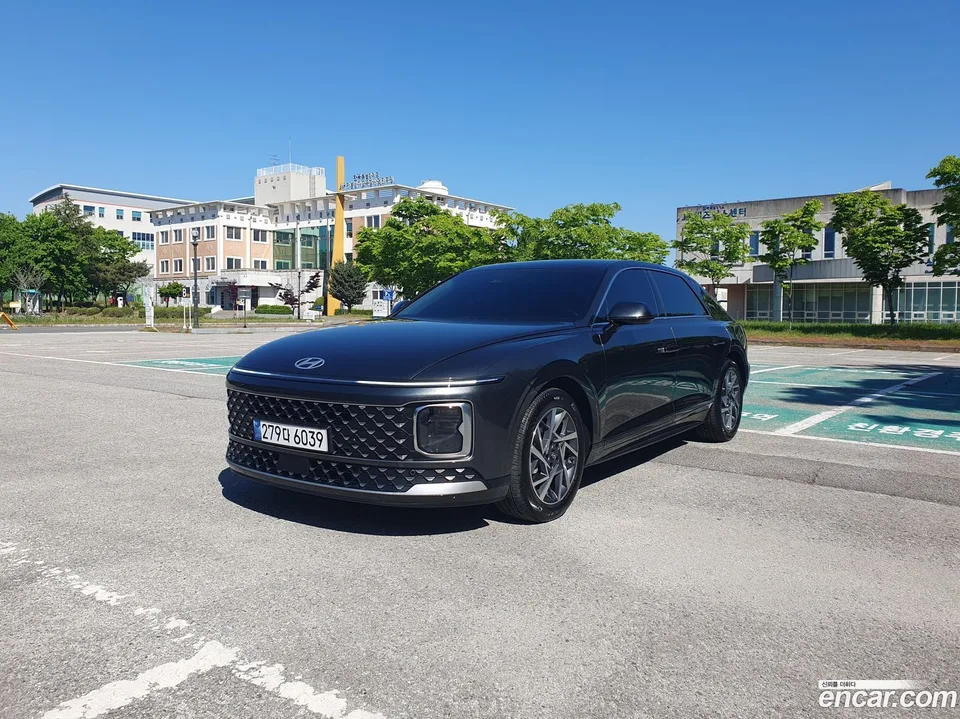 Hyundai Grandeur 2.5 2WD 2025 — фото 1, купить с доставкой в Москву