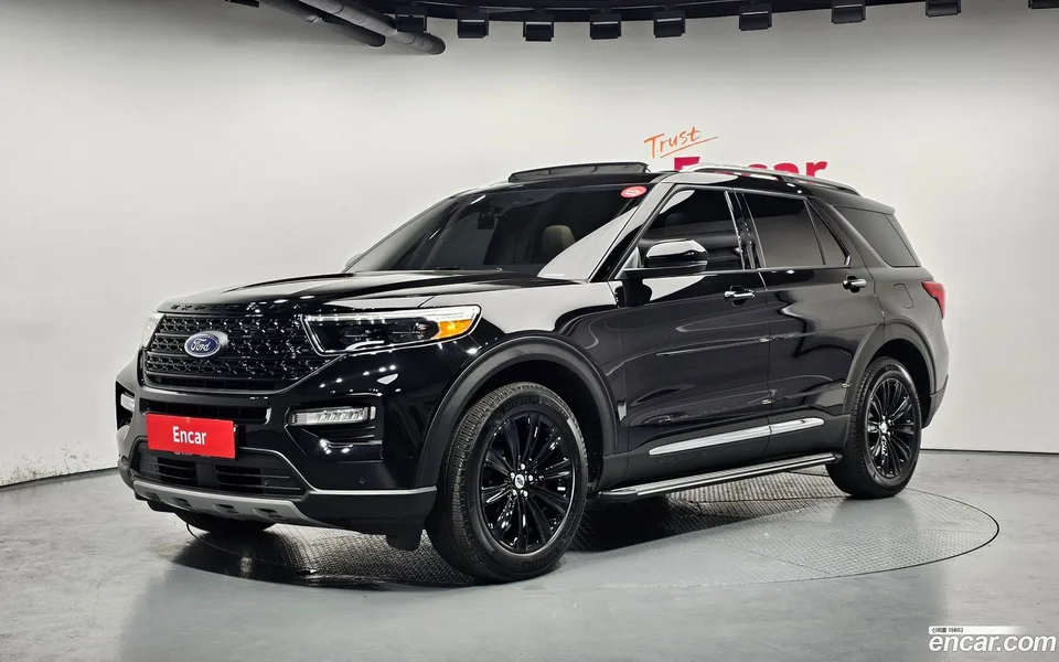 Ford Explorer 2.3 4WD 2022 — фото 1, купить с доставкой в Москву