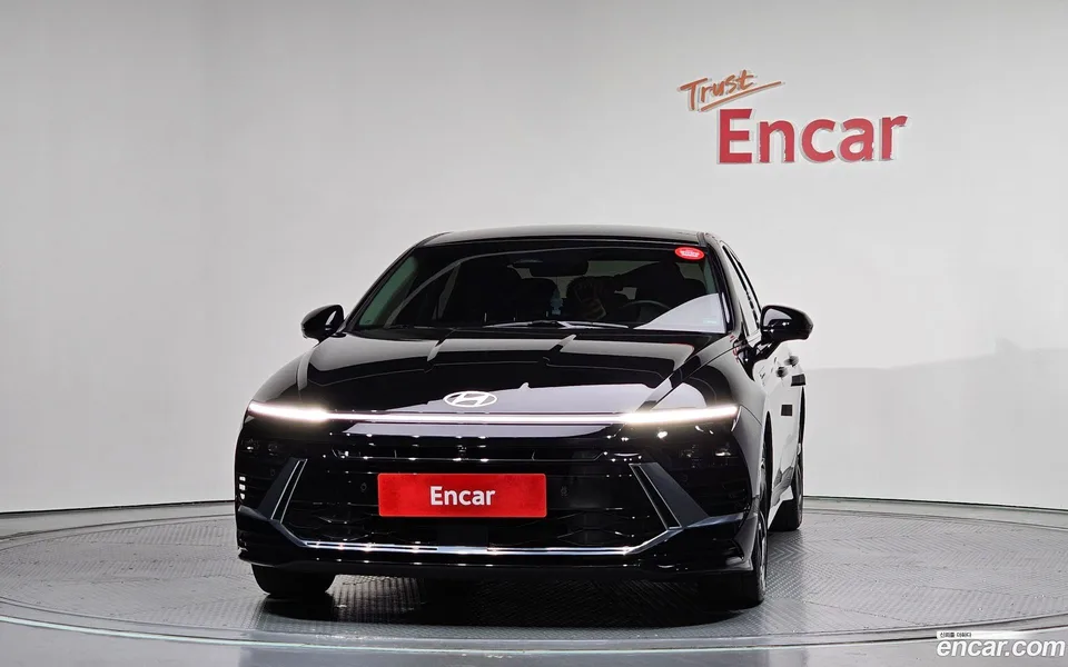 Hyundai Sonata The Edge Hybrid 2023 — миниатюра 3