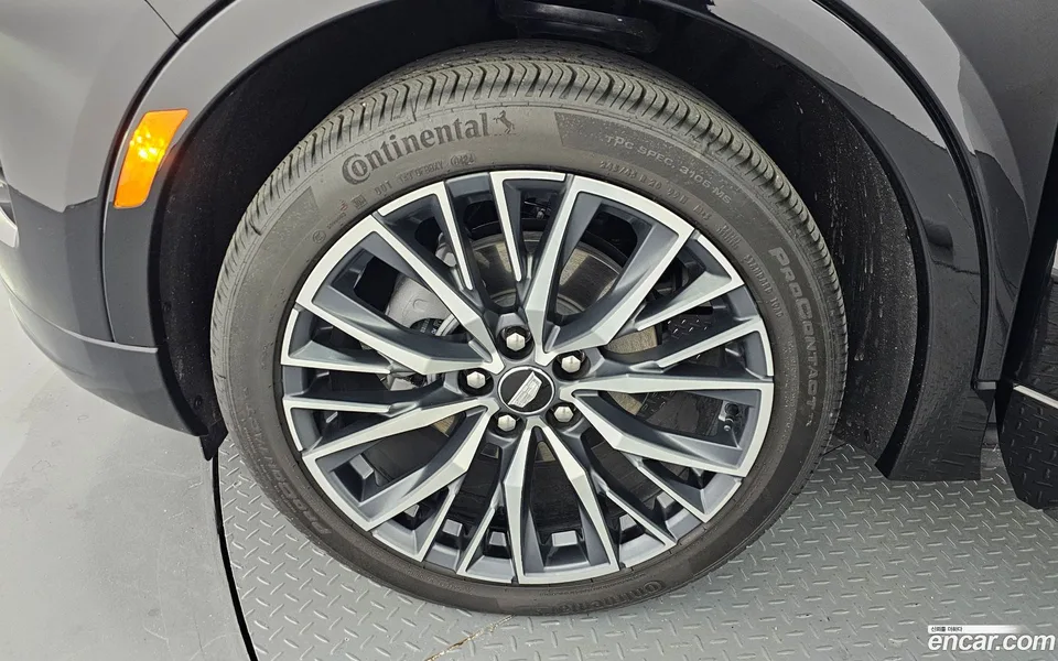 Cadillac XT4 2.0 AWD 2024 — миниатюра 2