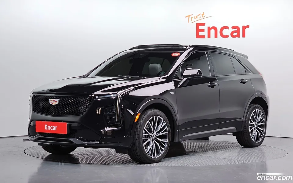 Cadillac XT4 2.0 AWD 2024 — фото 1, купить с доставкой в Москву