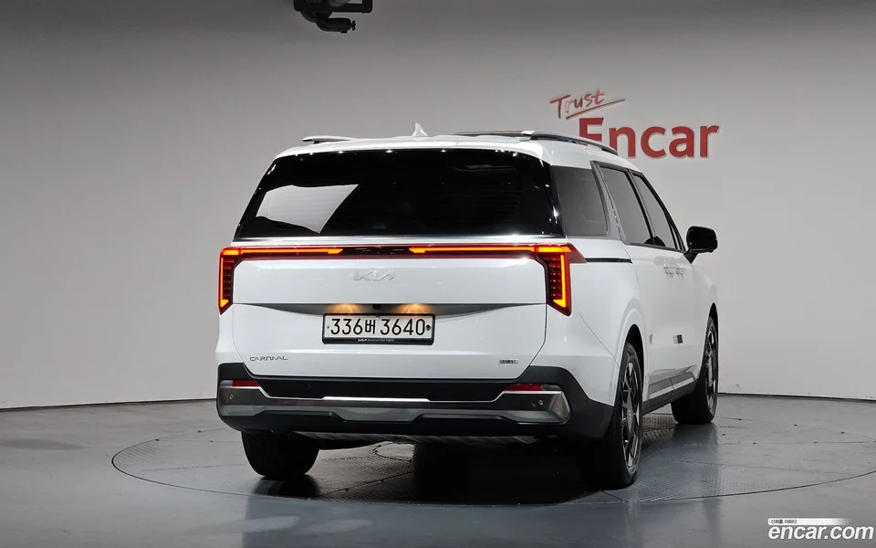 Kia Carnival HEV 9 2024 — миниатюра 4