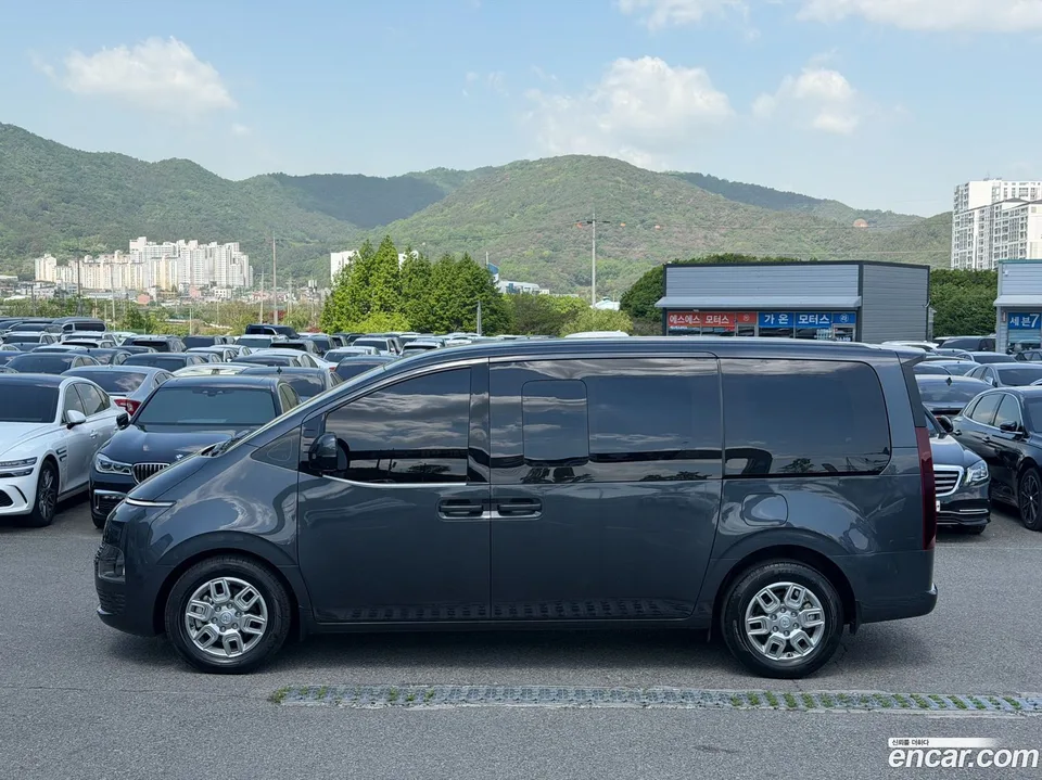 Hyundai Staria 5 2023 — миниатюра 5
