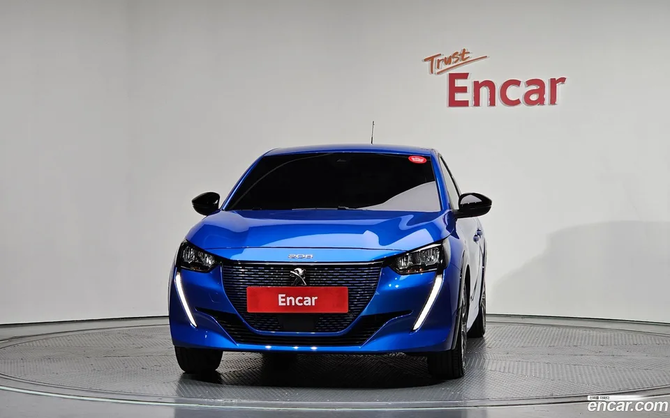 Peugeot e-208 2022 — миниатюра 3