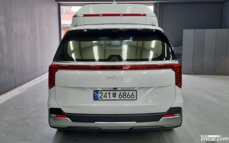 Kia Carnival 9 2024 — thumbnail 4