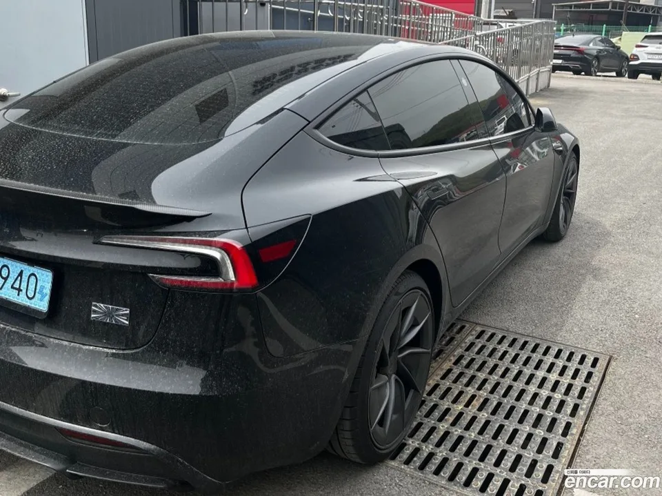 Tesla Model 3 AWD 2026 — миниатюра 2