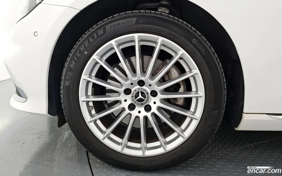 Mercedes-Benz E-Class E250 2023 — миниатюра 2