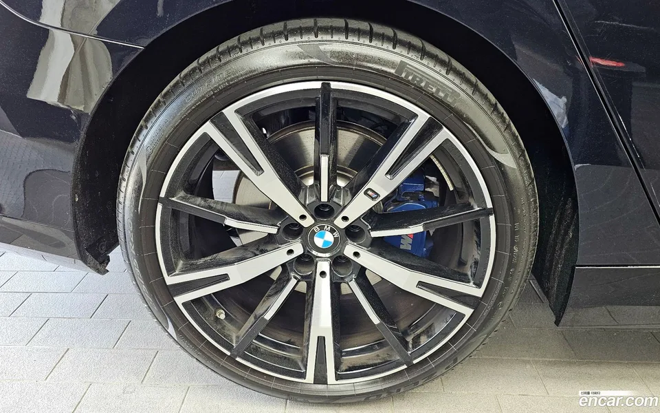 BMW 5 Series 530i xDrive M 2024 — миниатюра 5