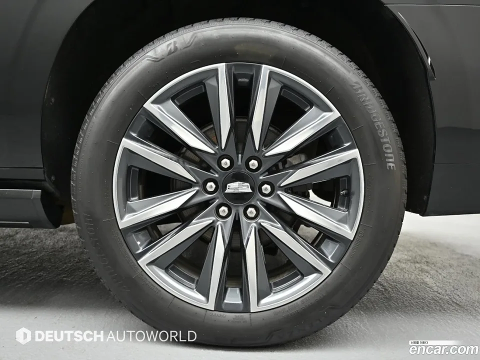 Cadillac Escalade 6.2 ESV 2023 — миниатюра 2