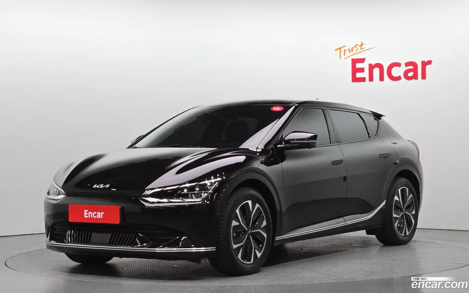 Kia EV6 2023 — фото 1, купить с доставкой в Москву