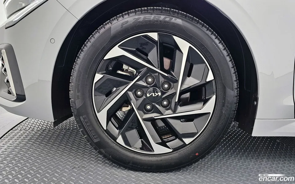 Kia K5 Hybrid 2023 — миниатюра 2