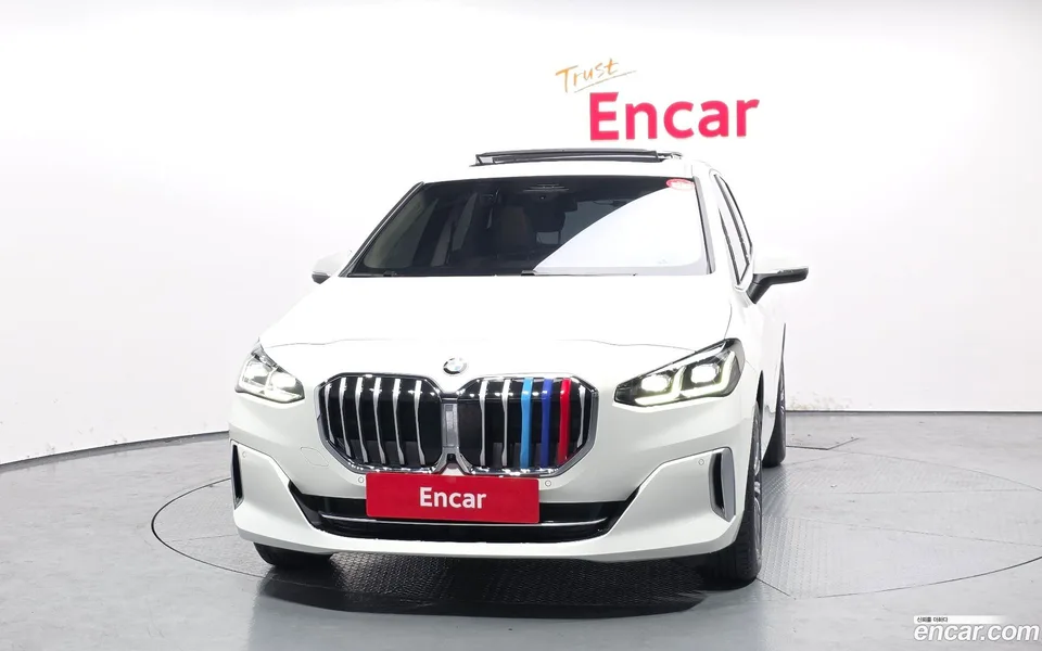 BMW 2 Series Active Tourer 220i 2024 — миниатюра 3
