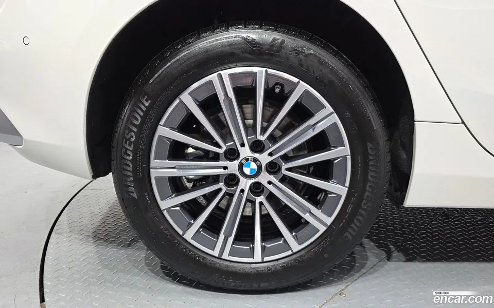 BMW 2 Series Active Tourer 220i 2024 — миниатюра 5