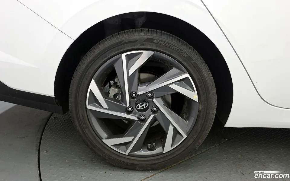 Hyundai Avante CN7 Hybrid 2024 — миниатюра 2