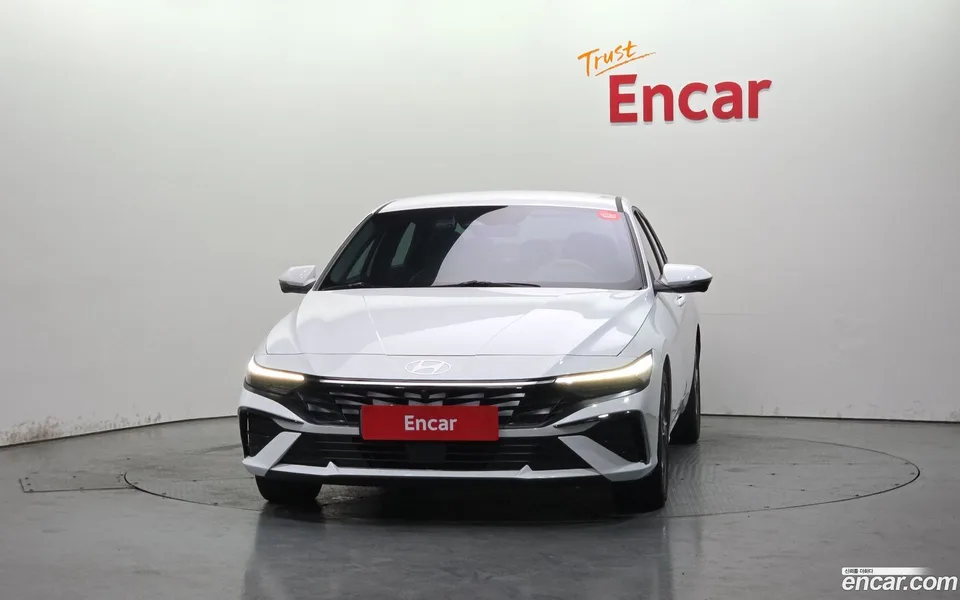 Hyundai Avante CN7 Hybrid 2024 — миниатюра 3