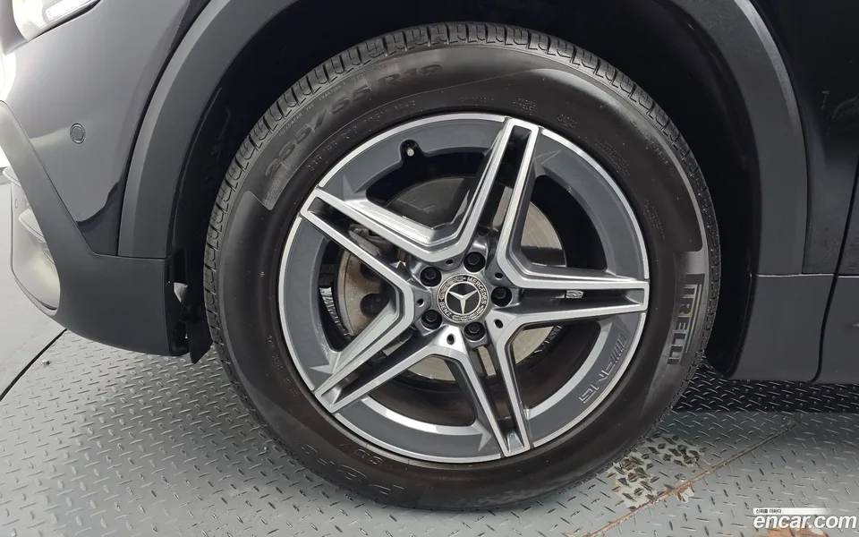 Mercedes-Benz GLB-Class GLB250 4MATIC 2023 — миниатюра 2