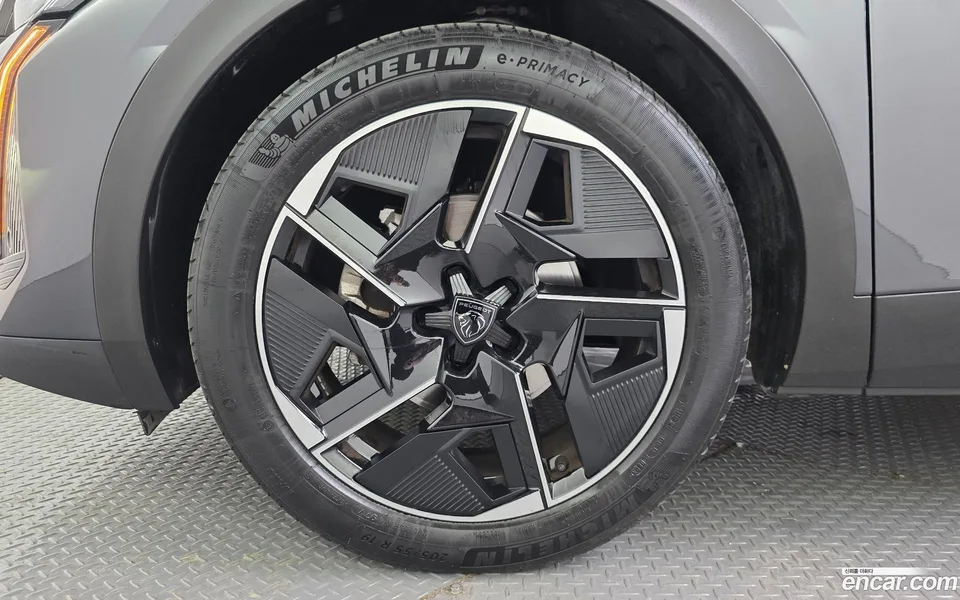 Peugeot 408 1.2 Pure Tech GT 2023 — миниатюра 2