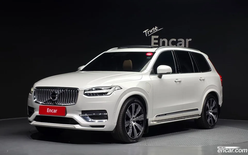 Volvo XC90 T8 2022 — фото 1, купить с доставкой в Москву