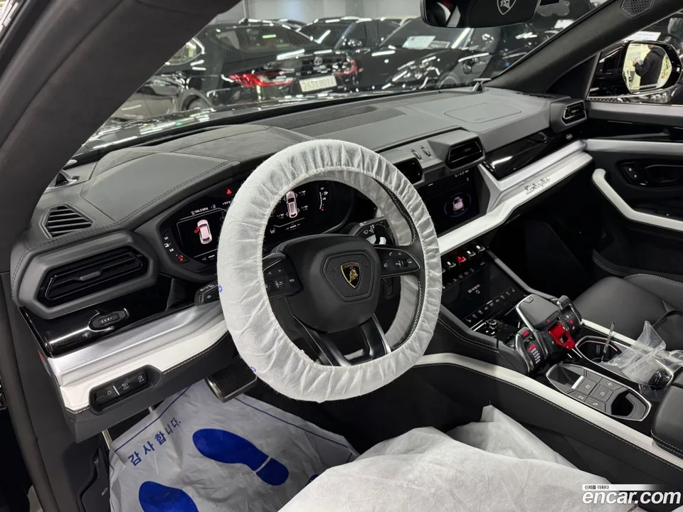 Lamborghini Urus 4.0 V8 SE 2025 — миниатюра 4