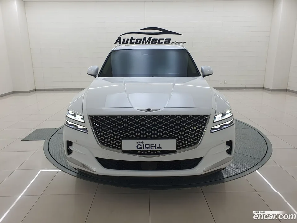 Genesis GV80 2.5T 2WD 2022 — фото 1, купить с доставкой в Москву