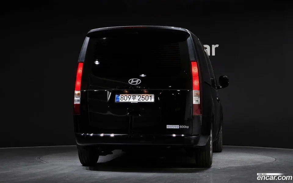 Hyundai Staria 5 2025 — миниатюра 4