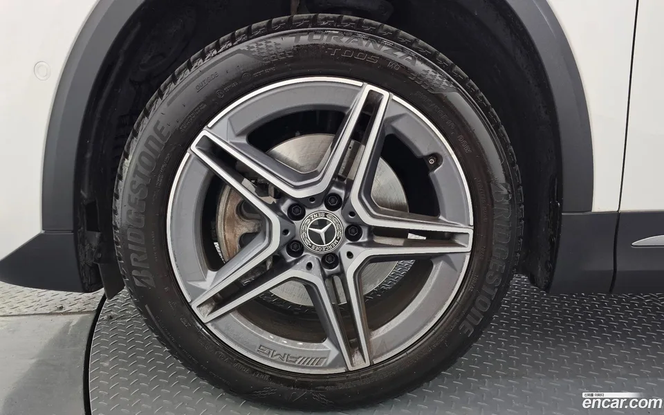 Mercedes-Benz GLA-Class GLA250 4MATIC 2023 — миниатюра 2