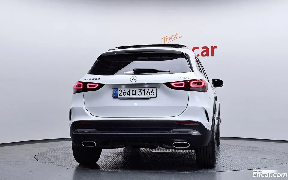 Mercedes-Benz GLA-Class GLA250 4MATIC 2023 — миниатюра 4