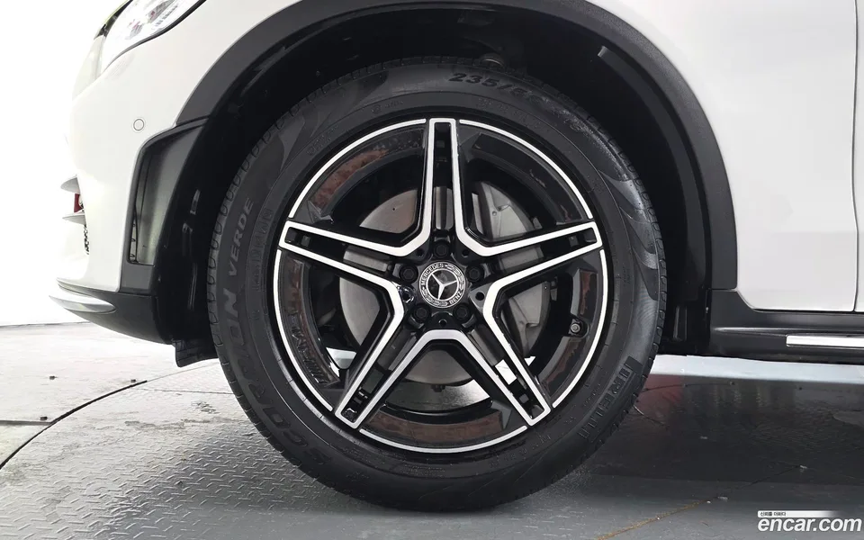 Mercedes-Benz GLC-Class GLC300 4MATIC 2023 — миниатюра 2