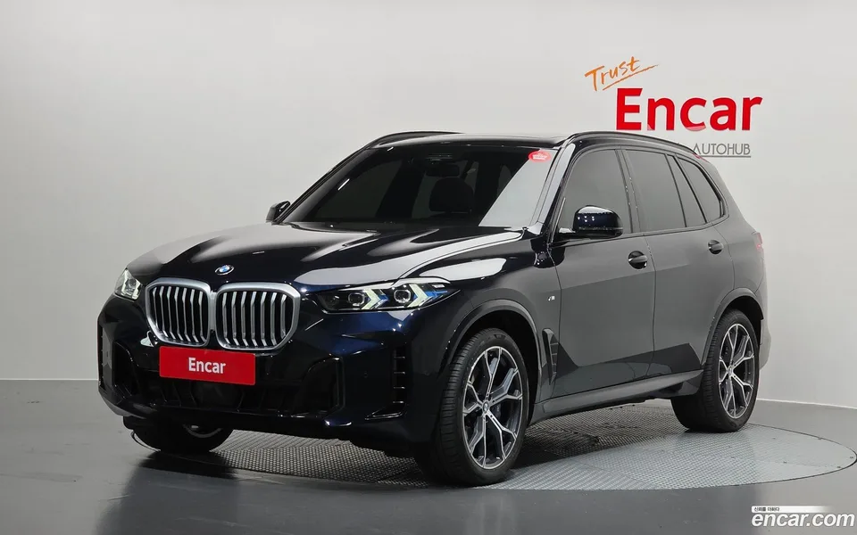 BMW X5 xDrive 40i M 2025 — фото 1, купить с доставкой в Москву