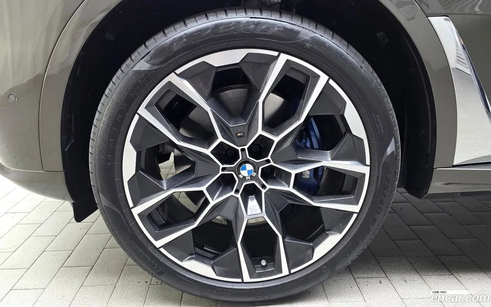 BMW X7 xDrive 40i M 7 2025 — миниатюра 2