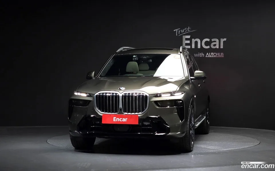 BMW X7 xDrive 40i M 7 2025 — миниатюра 3