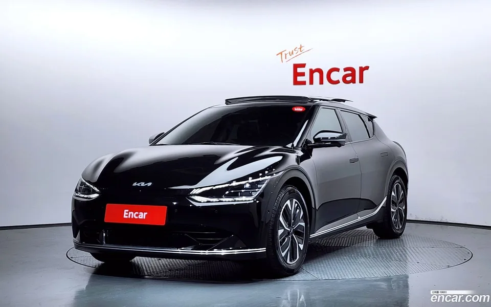 Kia EV6 2023 — фото 1, купить с доставкой в Москву
