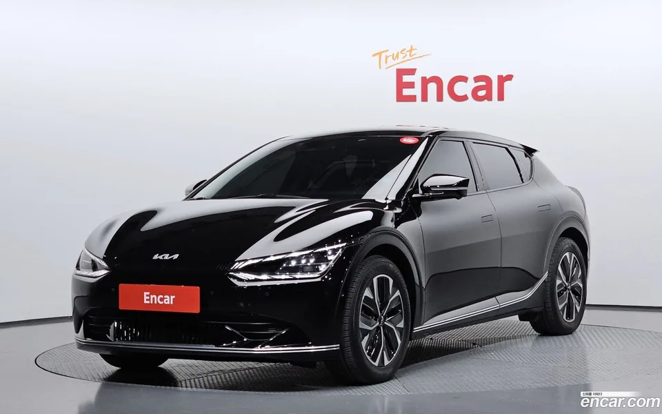 Kia EV6 2023 — фото 1, купить с доставкой в Москву