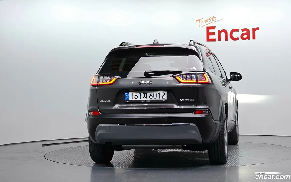 Jeep Cherokee 2.4 AWD 2022 — миниатюра 3