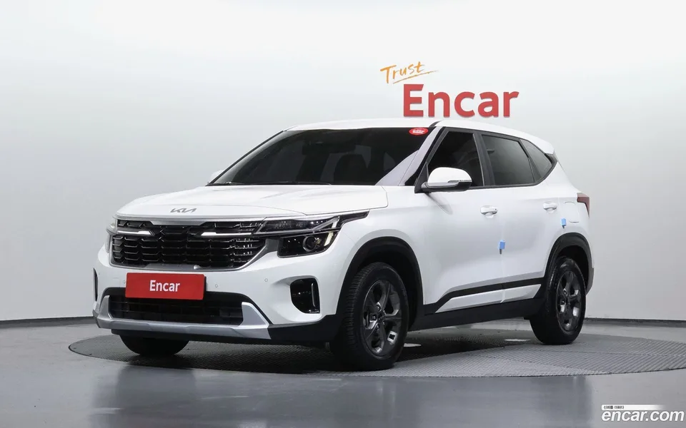 Kia Seltos 1.6 2WD 2022 — фото 1, купить с доставкой в Москву