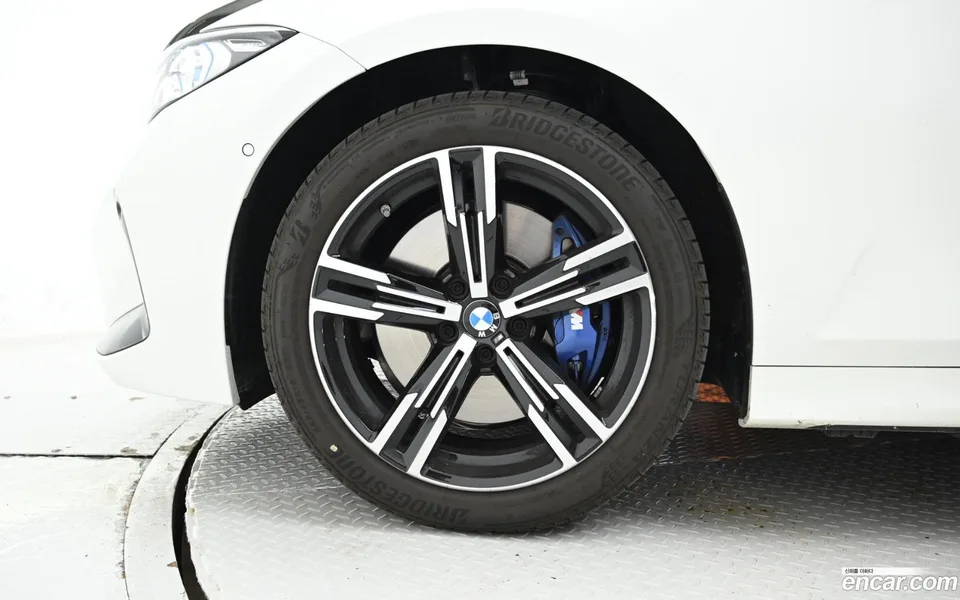 BMW 3 Series 320i M 2025 — миниатюра 5